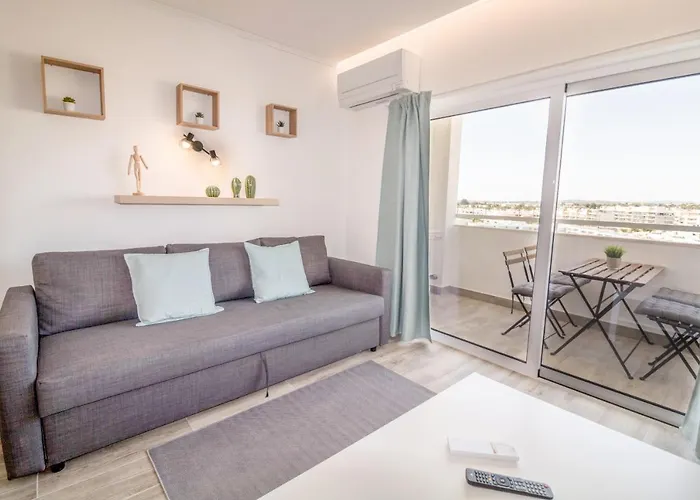 #048 Sunrise By Holidays