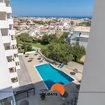 #048 Sunrise Pool & Bright Space